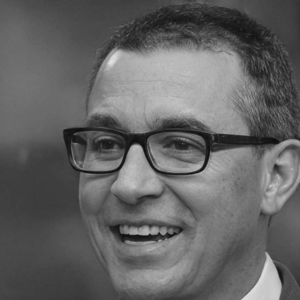 Consultant analysant le profil entrepreneurial d'un participant